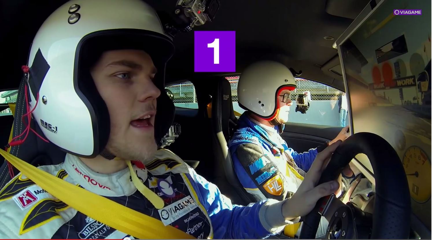 Verrückte Challange: Rennspiel im Rennwagen – Ein Rennen im Rennen