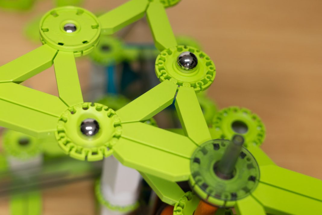 Circuit de billes - GEOMAG - Mechanics Gravity Race Track - 67 pièces