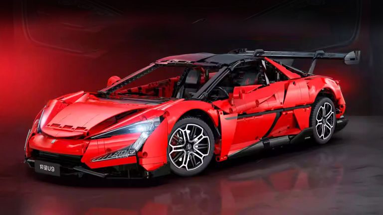 CaDa präsentiert das springende Yangwang U9 Supercar Modell