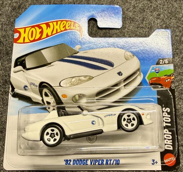 Hot Wheels Treasure Hunt 2026 '92 Dodge Viper RT/10 in Weiß mit blauen Rennstreifen, Drop Tops Serie 2 von 5, Short Card Verpackung 
