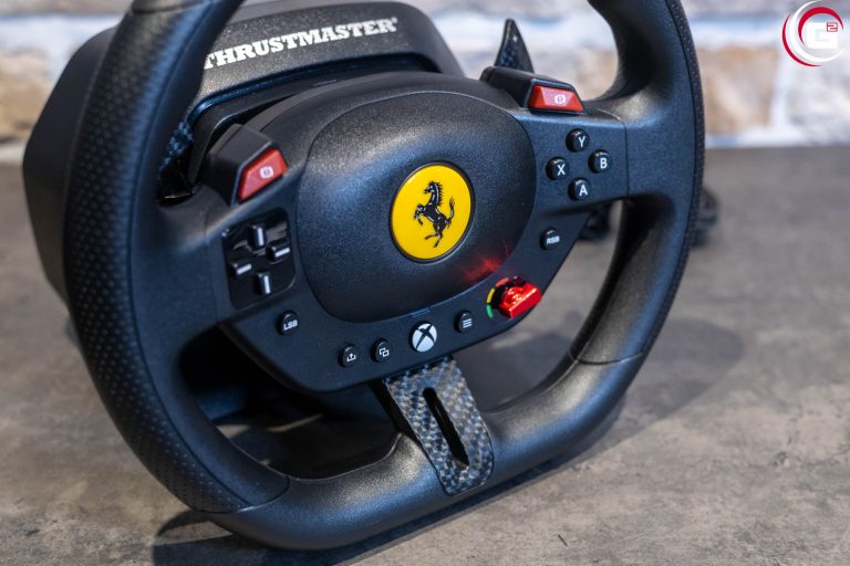 Das Einsteigerlenkrad Thrustmaster T98 Ferrari 296 GTS im Test