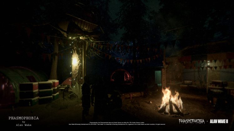 Verlassener Campingplatz aus Phasmophobia mit Lagerfeuer, Zelten und dunklen Gestalten im Alan Wake II Crossover-Event.