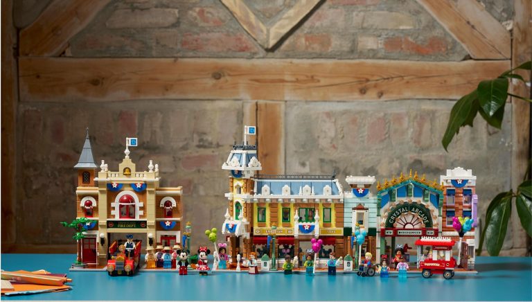 Magie zum Greifen nah: Die LEGO Gruppe enthüllt neues LEGO® | Disney Main Street, U.S.A. Set