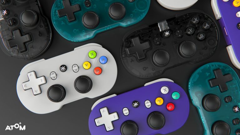 CRKD ATOM+: Mini-Controller mit TMR-Sticks startet weltweit